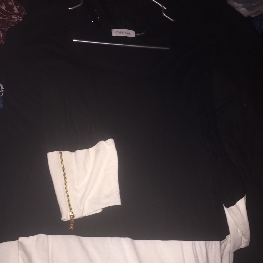 Calvin Klein Two Tone 3/4 sleeve with zipper top